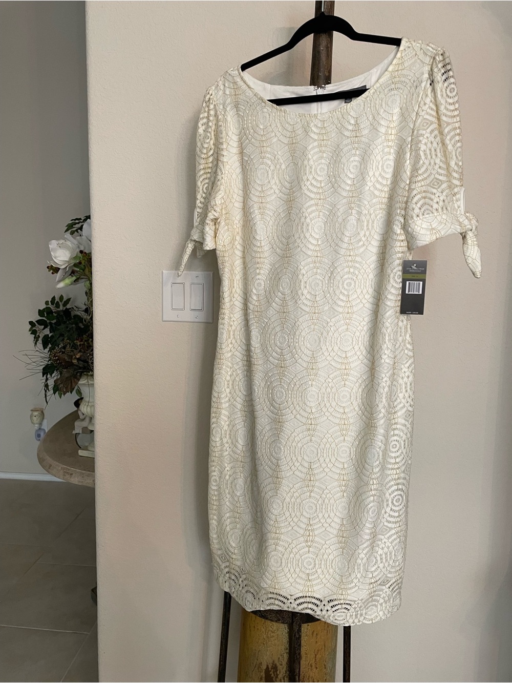 Sharagano Cream & Gold open  Lace Midi Dress with Tie Sleeves ladies 14